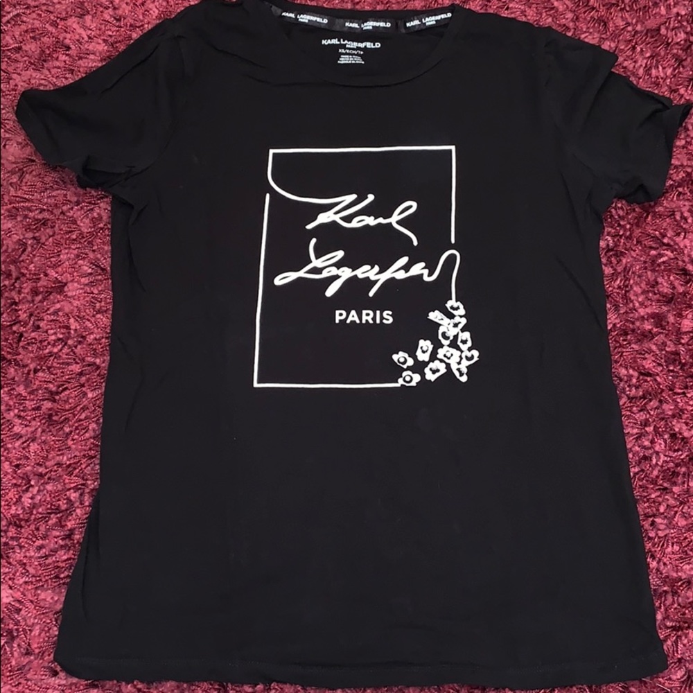 Black t shirt